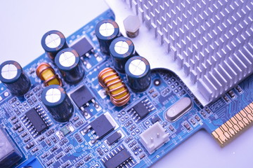 componenti elettronici di una scheda madre di computer tecnologia