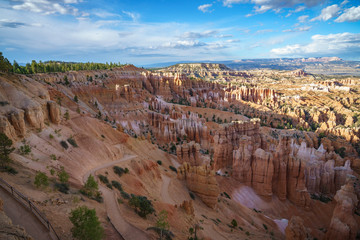 hiking the rim trail in bryce canyon national park, utah, usa