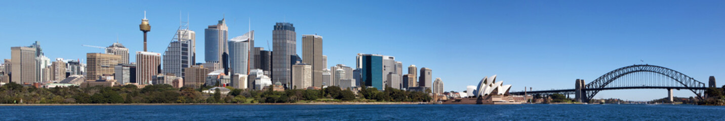 Naklejka premium Skyline Sydney w Australii. Panorama. Opera i most portowy w Sydney.
