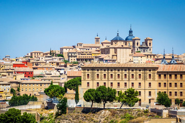 Fototapeta na wymiar Panoramic view of old historical center of the city Toledo, Spain.