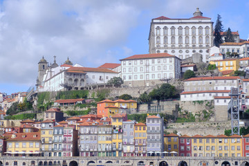 Fototapeta na wymiar Porto and its amazing colourfull old buildings