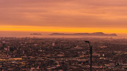 Atardecer en el cielo de Lima Centro Historico