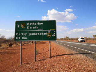 Verkehrsschild Darwin, Katherine, Barkly Homestead, Mount Isa in Australien