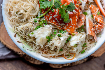 Fried rice noodles with shrimp, vegetable and bean