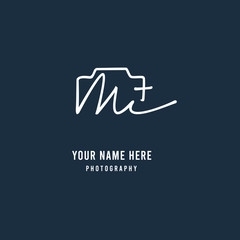 Mi Initial Signature Photography Logo