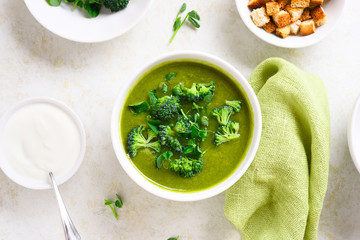 Healthy broccoli green pea soup