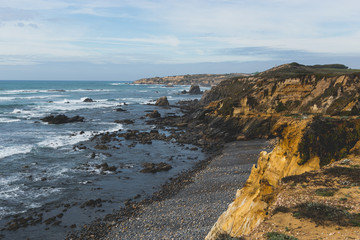 Incr&iacute;vel vista de cima da praia do Patacho na Costa Alentejana, em Portugal