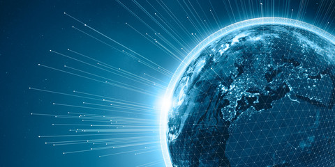 Europa aus dem Weltraum nachts mit Beleuchtung, 3D Rendering Planet Erde mit Netzwerk und Datenstrom © Thomas