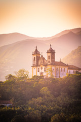 Een kerk in Ouro Preto, Minas Gerais, Brazilië. Ouro Preto is de voormalige hoofdstad van de staat Minas Gerais, Brazilië. Deze stad was vroeger een zeer rijke stad van de goudwinning