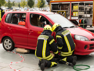 Werksfeuerwehr während einer Rettungsübung