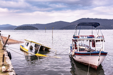 Fototapeta na wymiar Boats at the seashore.