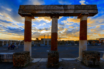 Fototapeta premium Sunset in Pompeii