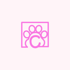 Obraz premium logo dog paw with letter c vector design