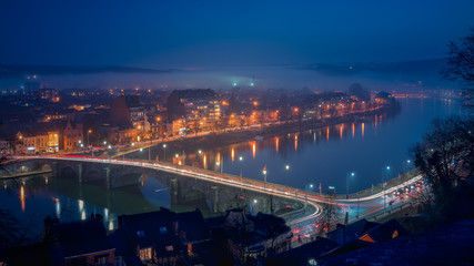 Fototapeta na wymiar Namur et le pont de Jambes
