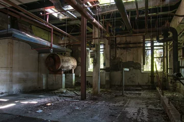 Fotobehang Details van een oude verlaten fabriek © ScubaDiver