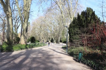 Le parc Micaud - parc public et grand espace de verdure à Besançon, ville de Besançon -...