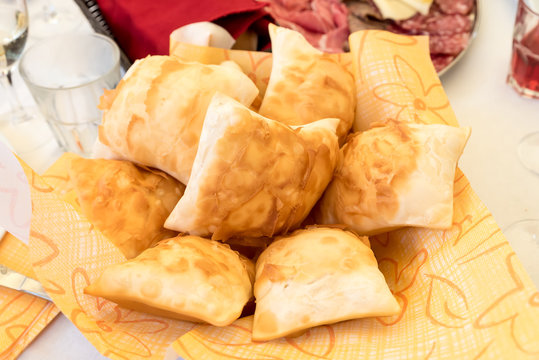 Bolognese Crescentine