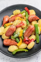 ポテトニョッキとウインナーの炒め物