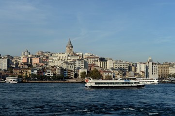 Fototapeta na wymiar View of the Golden Horn and Galata Tower in Istanbul