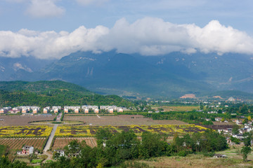 Naklejka premium country before the big mountain