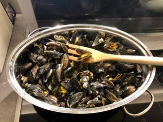 mussels in sauce