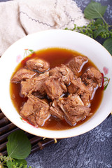 Braised pork ribs in brown sauce