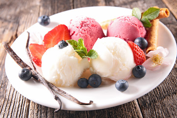 ice cream vanilla and strawberry ice cream in plate