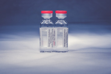 Viales de fármacos intravenosos de farmacia preparados para pacientes de hospital 