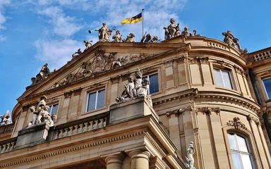 Stuttgart, Neues Schloss, Hauptflügel, Portikus, Giebel © Franz Gerhard