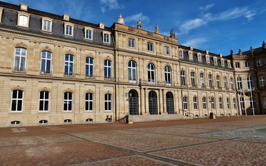 Fototapeta na wymiar Stuttgart, Neues Schloss, Seitenflügel, Ehrenhof