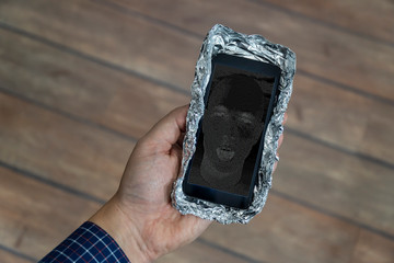 5g smartphone with aluminum foil case