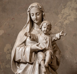 Pápa, Hungary. 2020/2/13. Statue of the Virgin Mary with little Jesus with open arms. Church of Saint Stephen in Pápa, Hungary. © Adam Ján Figeľ