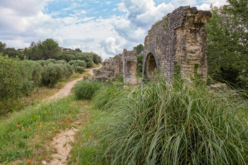 Fototapeta na wymiar The Historical Monument Aqueduct Romain de Barbegal
