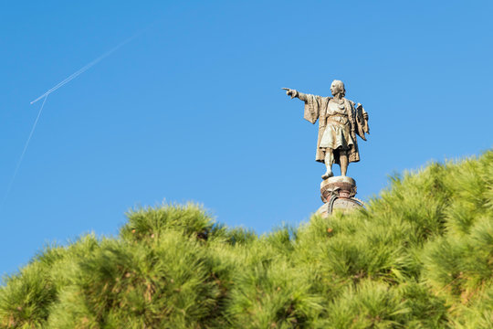 Cristobal Colon statue in Barcelona city, Spain