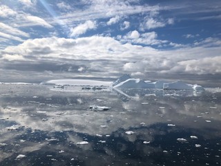 Fototapeta na wymiar Open Water in Antarctica