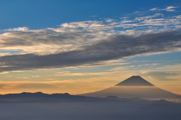 富士山　風景　赤　雲　空　日の出