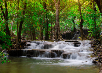 Obraz premium Huai Mae Khamin Natural Waterfall, Kanchanaburi, Thailand