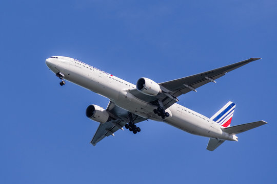 Feb 19, 2020 San Francisco / CA / USA - Air France aircraft preparing for landing; Air France is a subsidiary of the Air France–KLM Group and a founding member of the SkyTeam global airline alliance