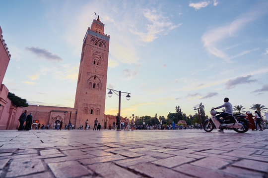 Busy square near Minaret de la Koutoubia Mosque, Marrakech, Morocco. 