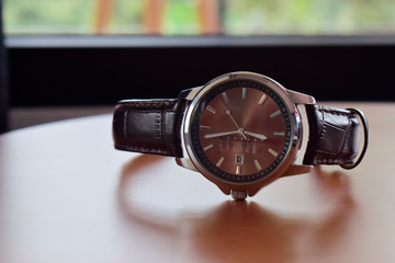  Luxury watches are considered a reward of success. Is a collection of added value and expensive