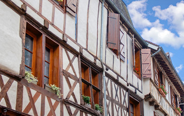 Fototapeta na wymiar Beaulieu sur Dordogne. Anciennes maisons à colombages, Corrèze. Nouvelle-Aquitaine