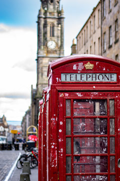red telephone box in edimburgh scotland © Vincenzo H. Langone