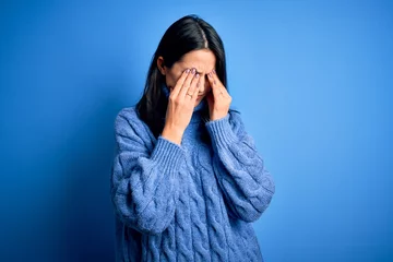 Foto op Plexiglas Young brunette woman with blue eyes wearing casual turtleneck sweater rubbing eyes for fatigue and headache, sleepy and tired expression. Vision problem © Krakenimages.com