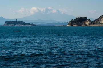 江ノ島と富士山