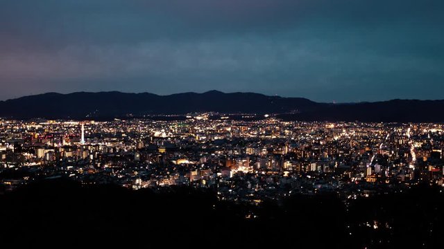 京都 将軍塚 夜景 タイムラプス 街並み全景 ズームアウト