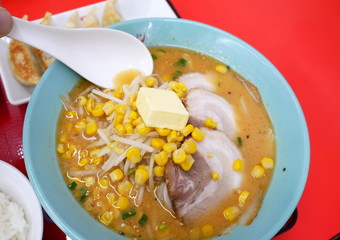 みそバターコーンラーメン
