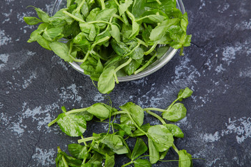 A pile of fresh pea heads