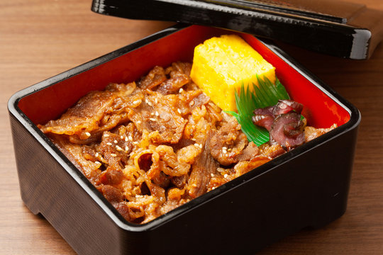 焼肉弁当 の画像 379 件の Stock 写真 ベクターおよびビデオ Adobe Stock