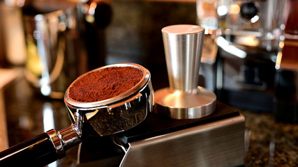 Espresso Barista Cafe Siebträger Kaffeebohnen Tamper
