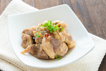 豚の角切りの塩炒め